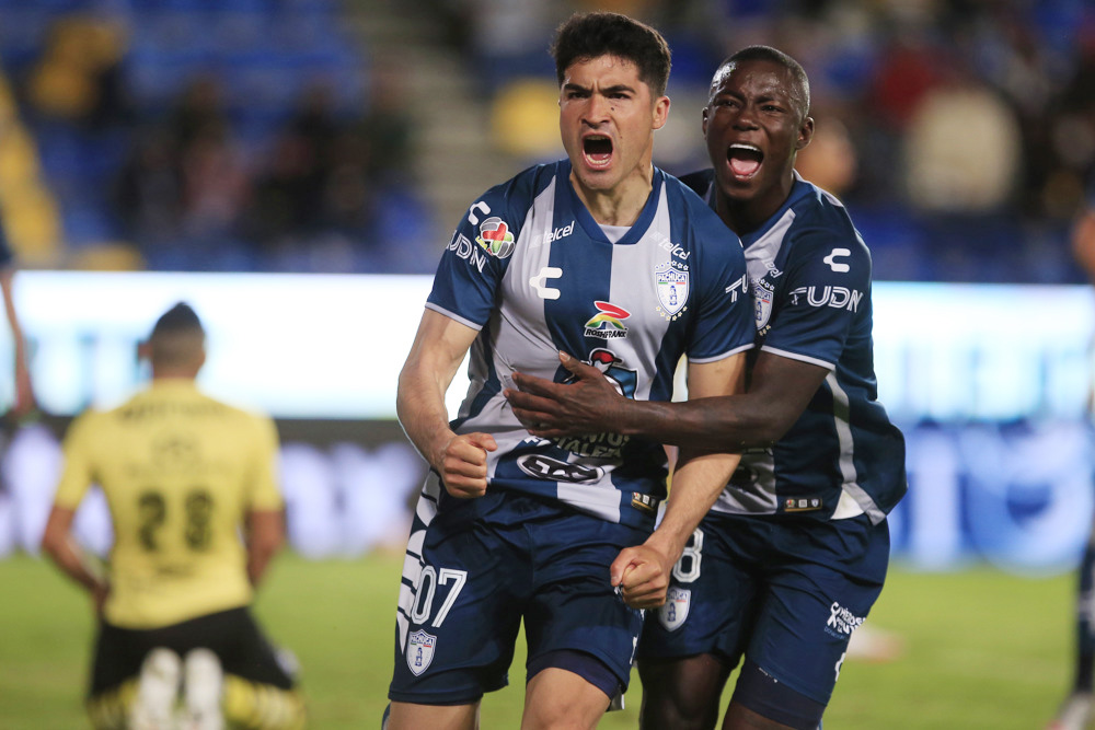 Argentino Ibáñez le da triunfo a Pachuca, que salta al primer lugar en México