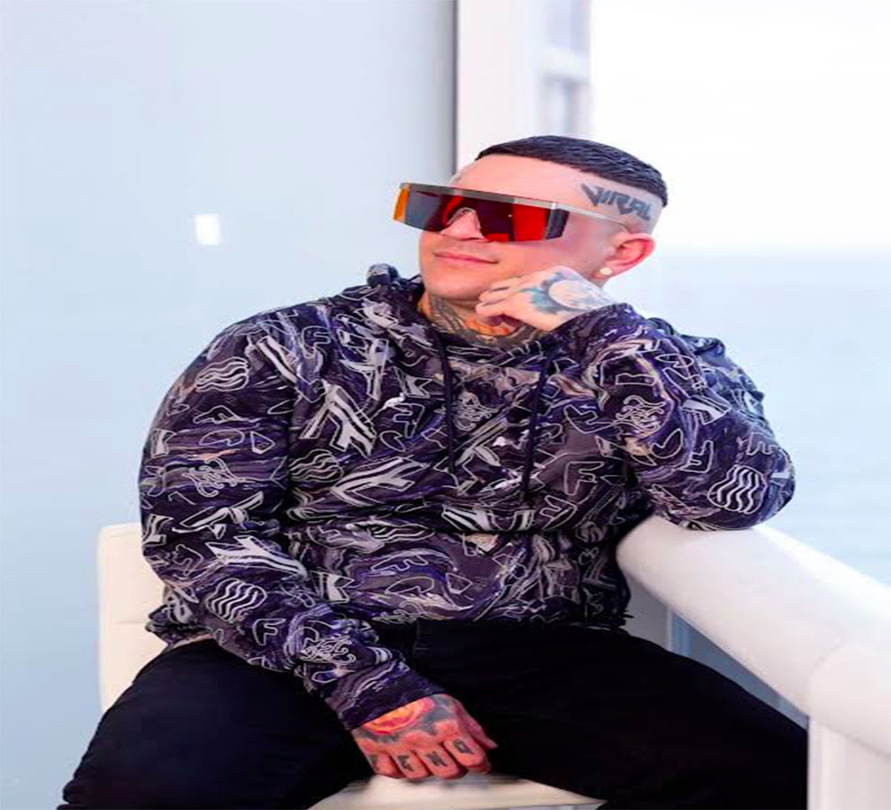 Alcanza 2.5M video “KKNEL, En La Tumba De Fidel” de Osmani García