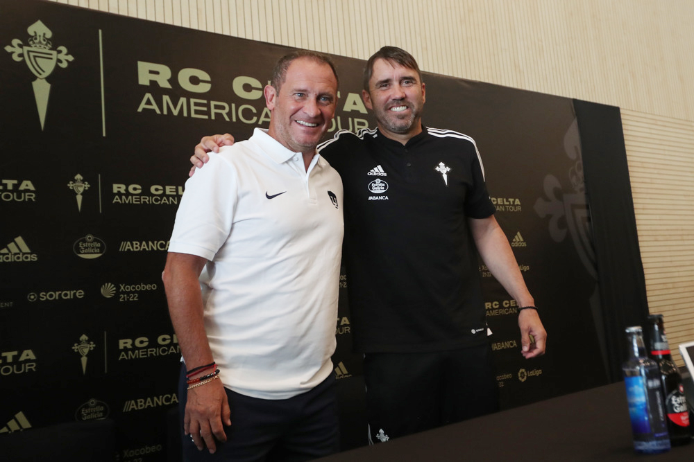 El entrenador de los Pumas, desentendido del posible fichaje de Dani Alves