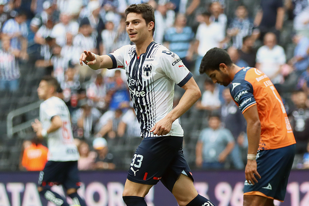 El colombiano John Stefan Medina da triunfo al Monterrey, que sigue de líder