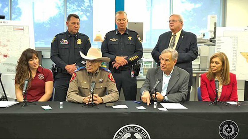 El gobernador de Texas activa Centro de Operaciones Estatales ante embate invernal