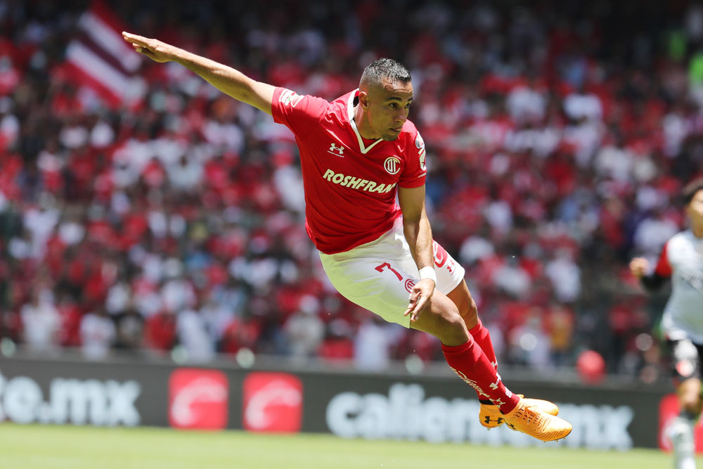 El uruguayo Fernández lidera al Toluca que salta al liderato del Apertura