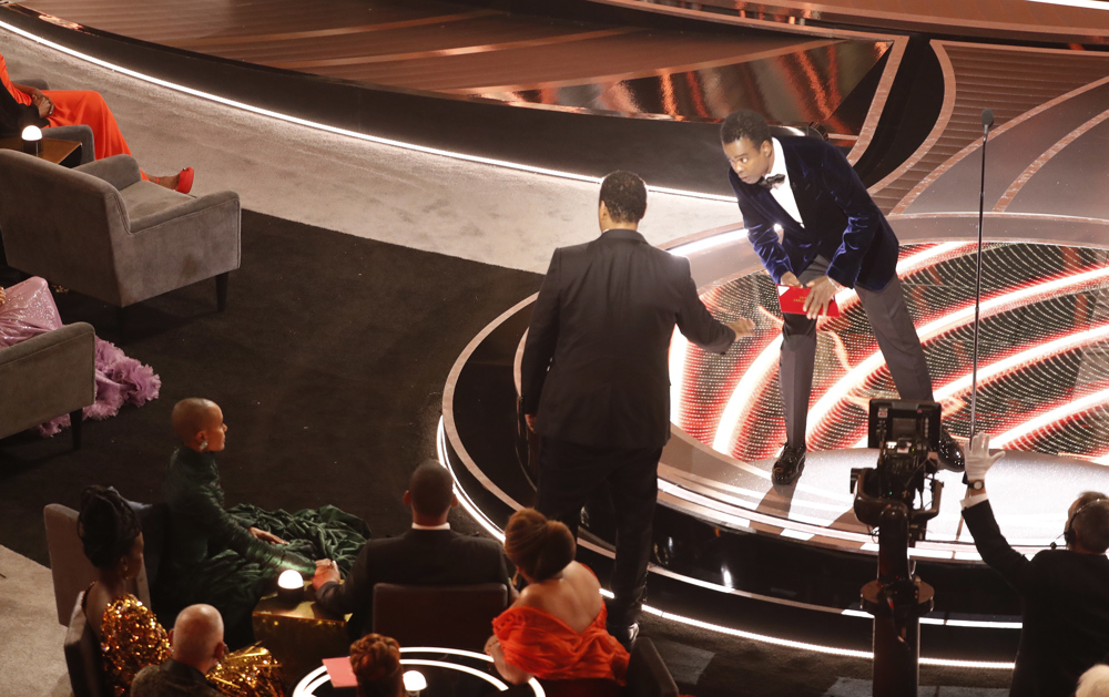 Will Smith pide disculpas a Chris Rock: “Me siento como un mierda”