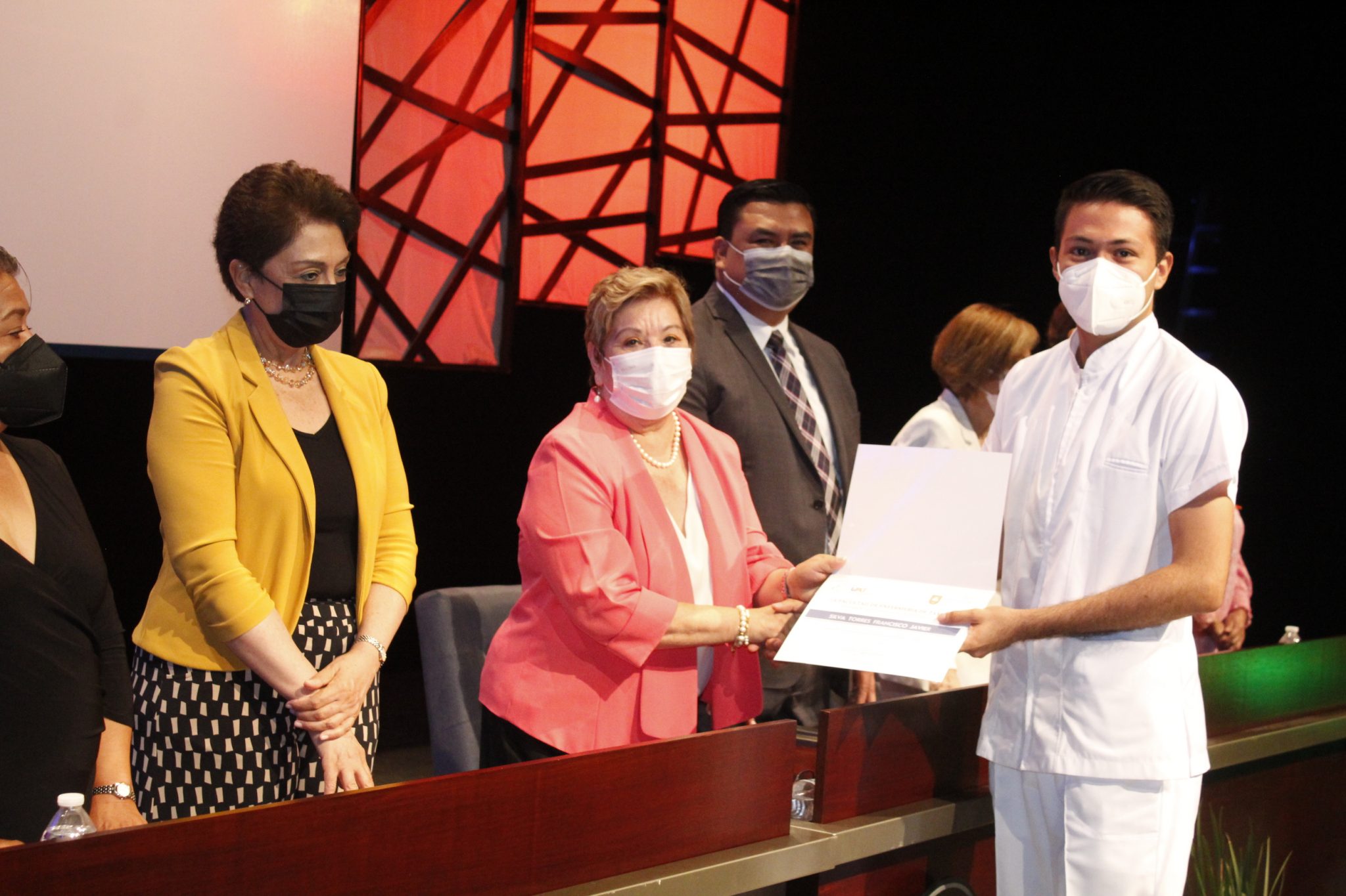 Entrega La UAT Nueva Generación De La Facultad De Enfermería Tampico ...