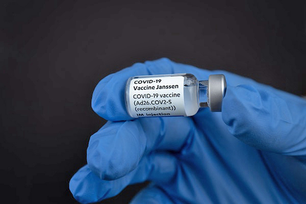 Vacunación contra COVID-19 ha evitado 19,8 millones de muertes tras el primer esquema