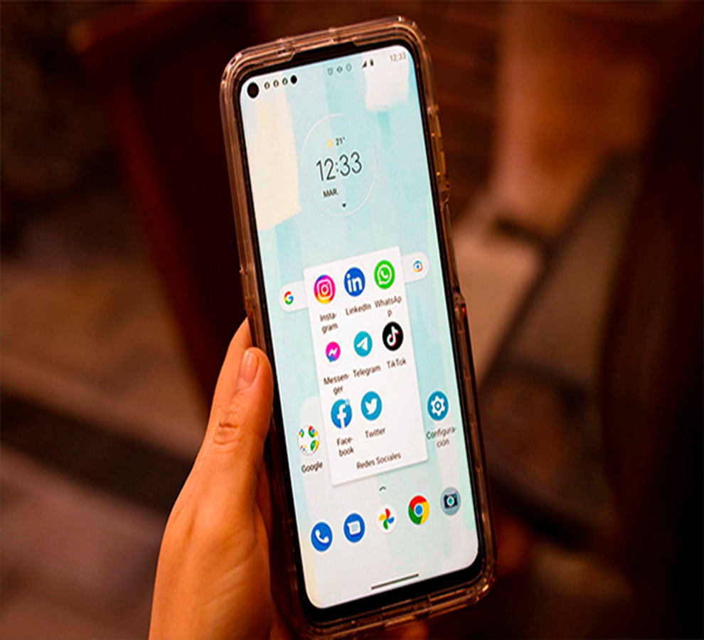 Más del 80% de los mexicanos se comunican por redes sociales