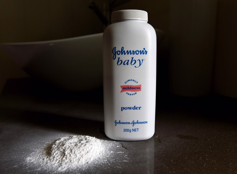 Johnson & Johnson suspende la venta de sus polvos de talco en todo el mundo