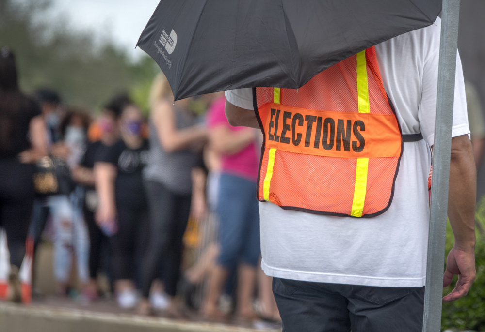 Mayoría de votantes hispanos se inclinan por candidatos demócratas