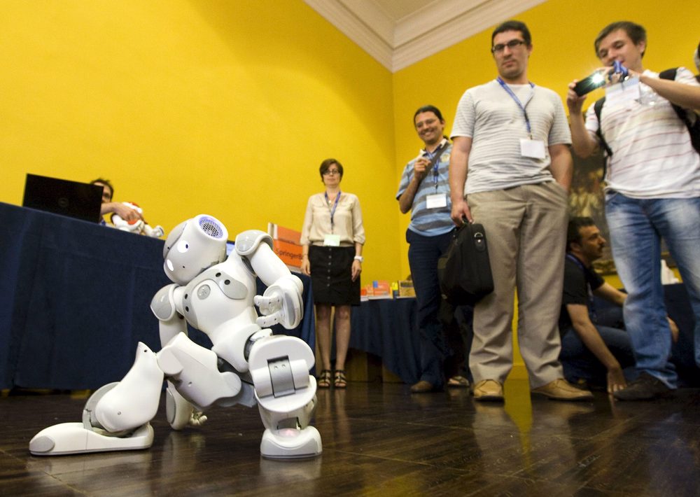 Google muestra robots capaces de comprender órdenes y servir a sus dueños