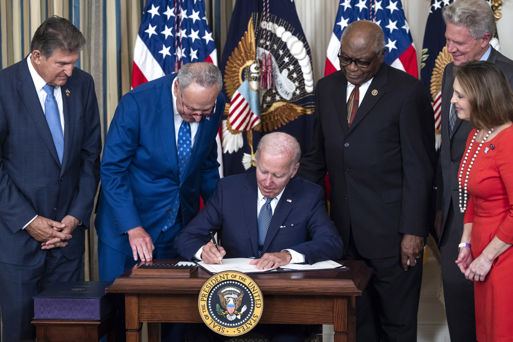 Biden firma la Ley de Inflación, “una de las más importantes de la historia”