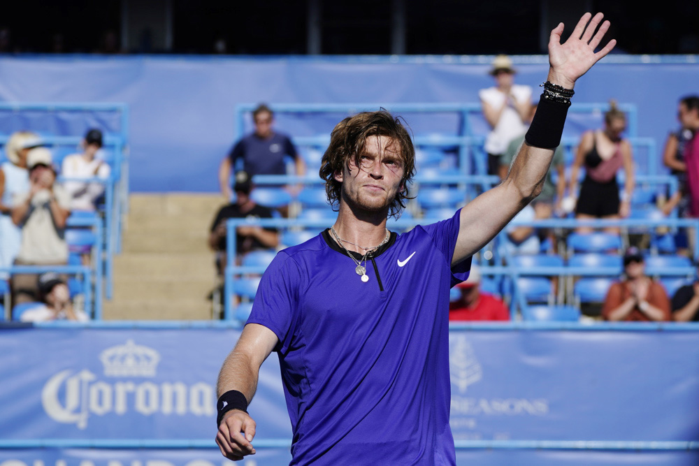 Rublev, Kyrgios, Raducanu y Azarenka se estrenan con solidez