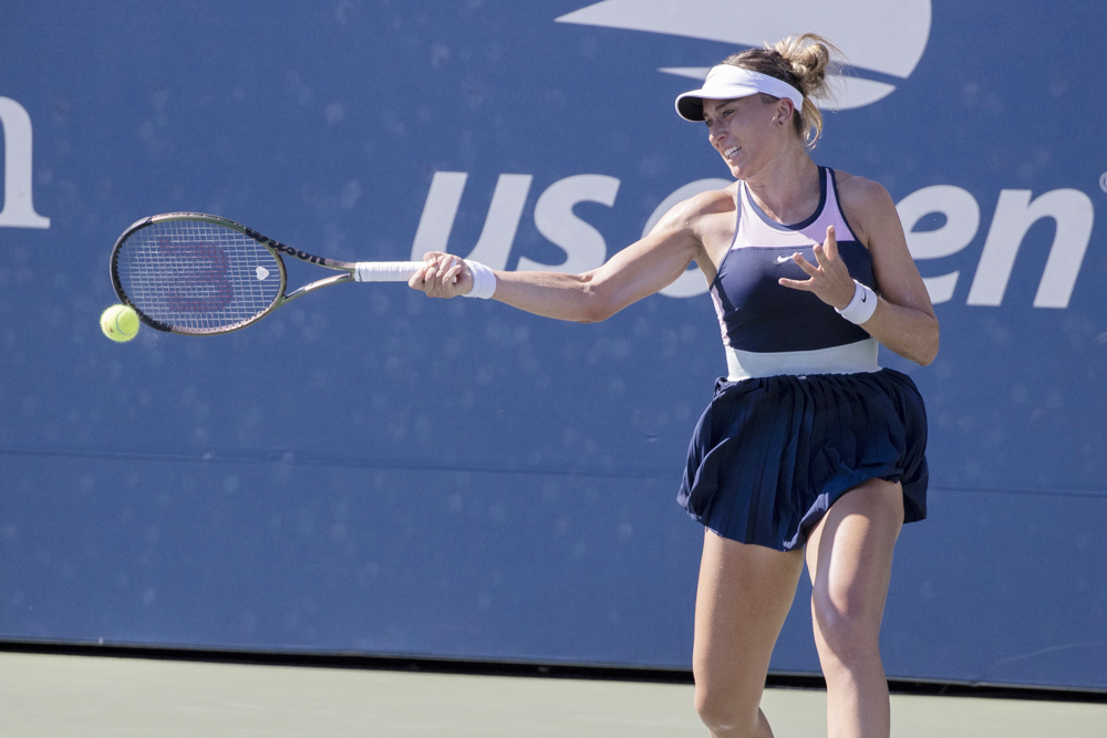 Badosa sufre ante Tsurenko pero pasa a segunda ronda con una remontada