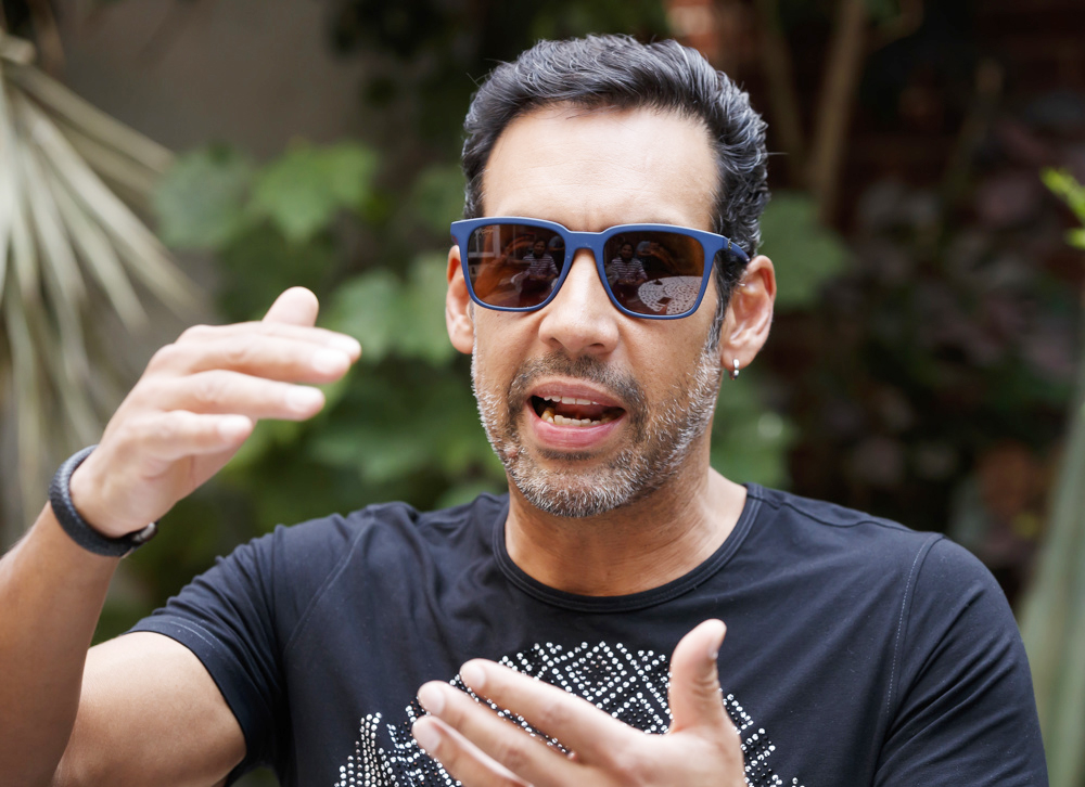 Baterista mexicano Antonio Sánchez plasma “deformación profesional” en disco