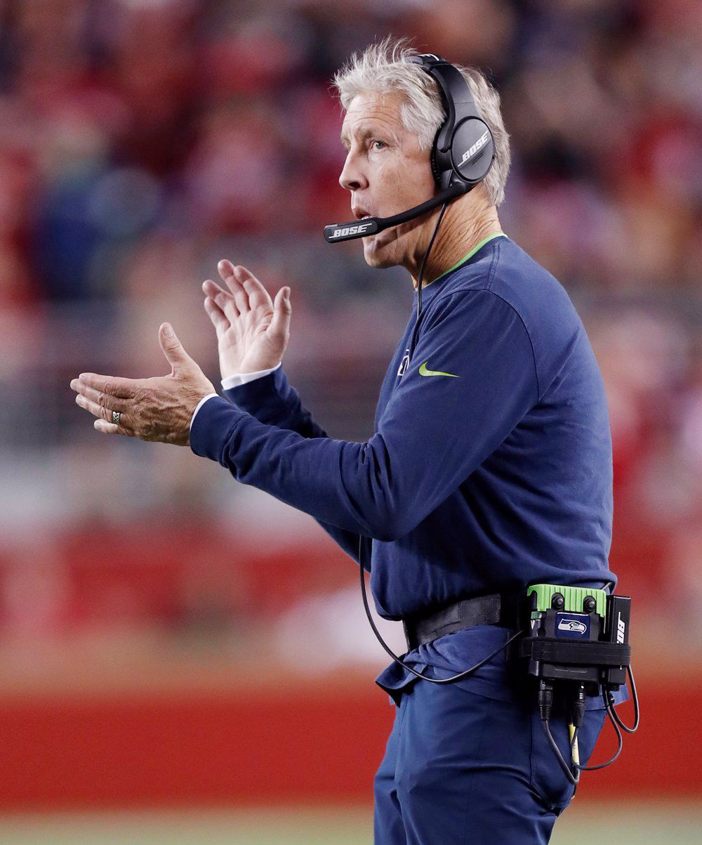 Entrenador de Seahawks elogia versatilidad del español J.J. Arcega-Whiteside