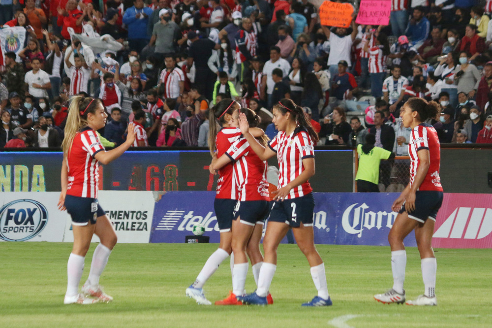 Las Chivas de Guadalajara vencen al Toluca y siguen con paso perfecto