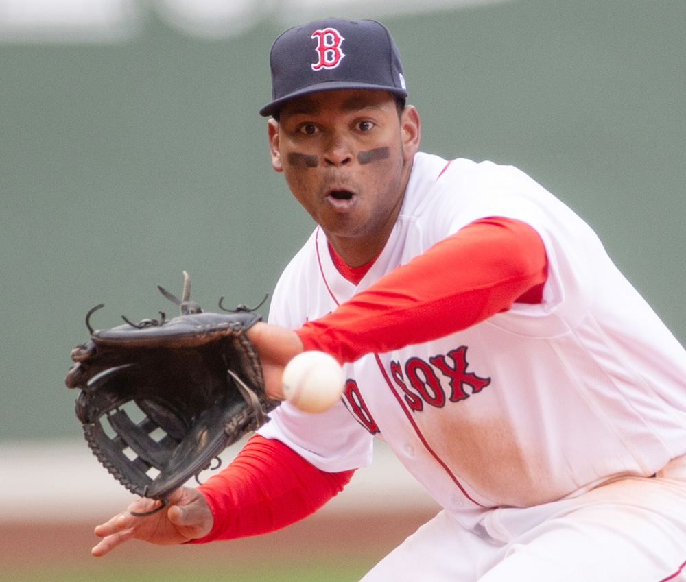 Devers regresa de la lista de lesionados y lidera a los Medias Rojas en Houston