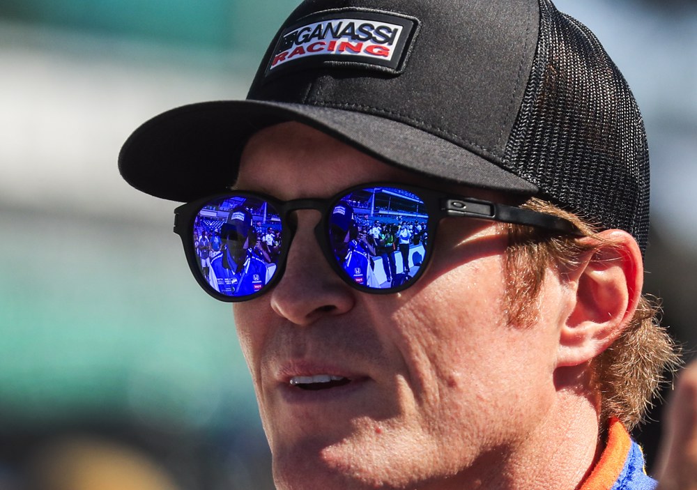 El neozelandés Scott Dixon gana una carrera llena de accidentes en Nashville