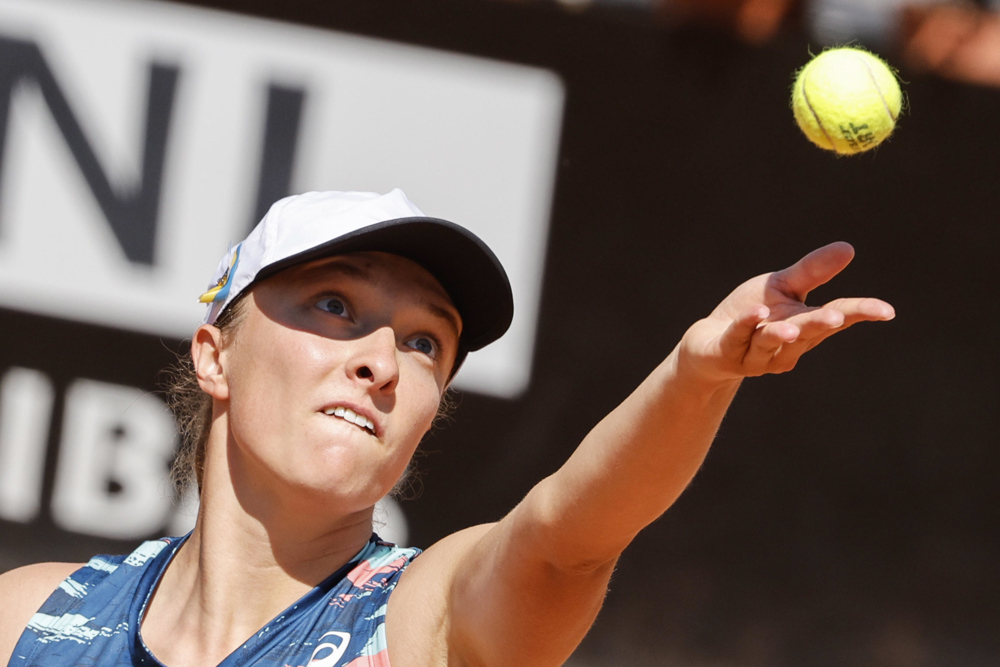Swiatek promete seguir luchando junto a Badosa para cambiar bolas de la WTA