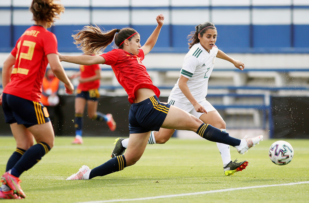 Kenti Robles sigue como líder para amistosos de preparación del Tri femenino