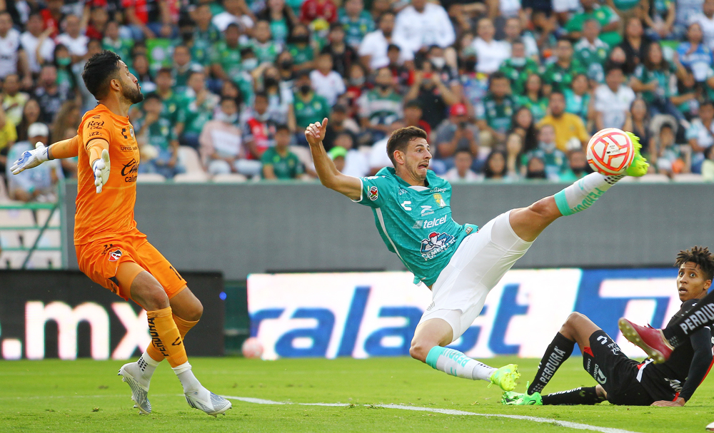 El Monterrey golea al Tijuana y salta al liderato del Apertura mexicano
