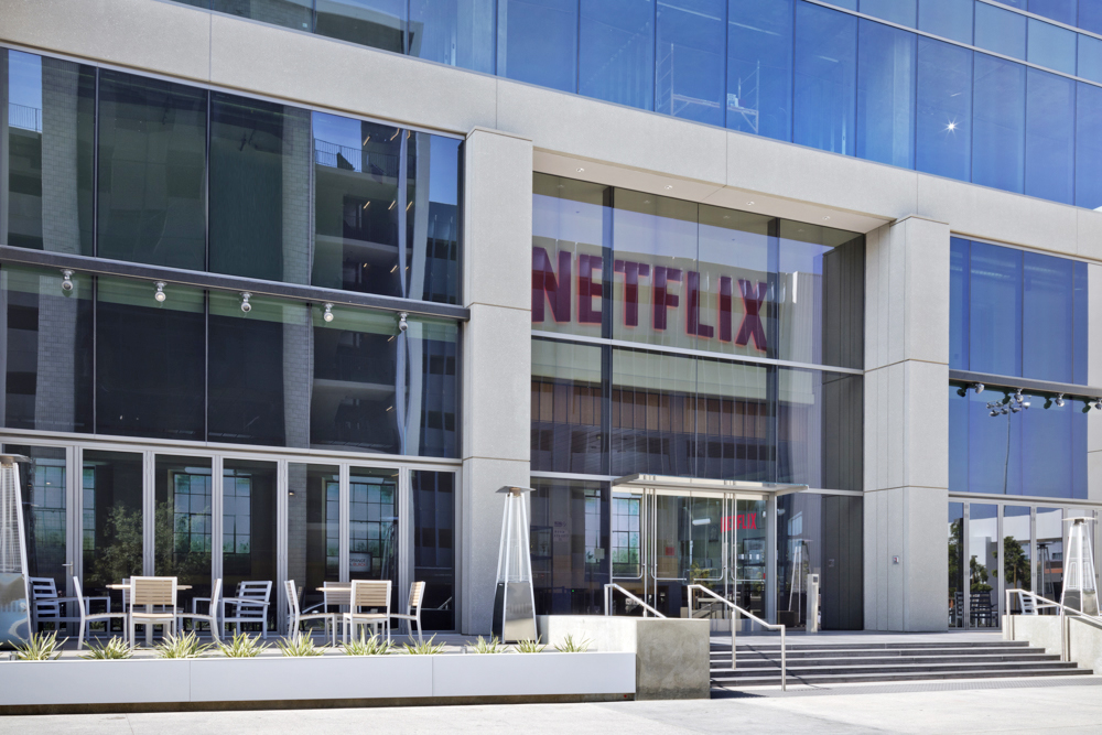 Netflix cumple 25 años con un futuro incierto como líder del ‘streaming’