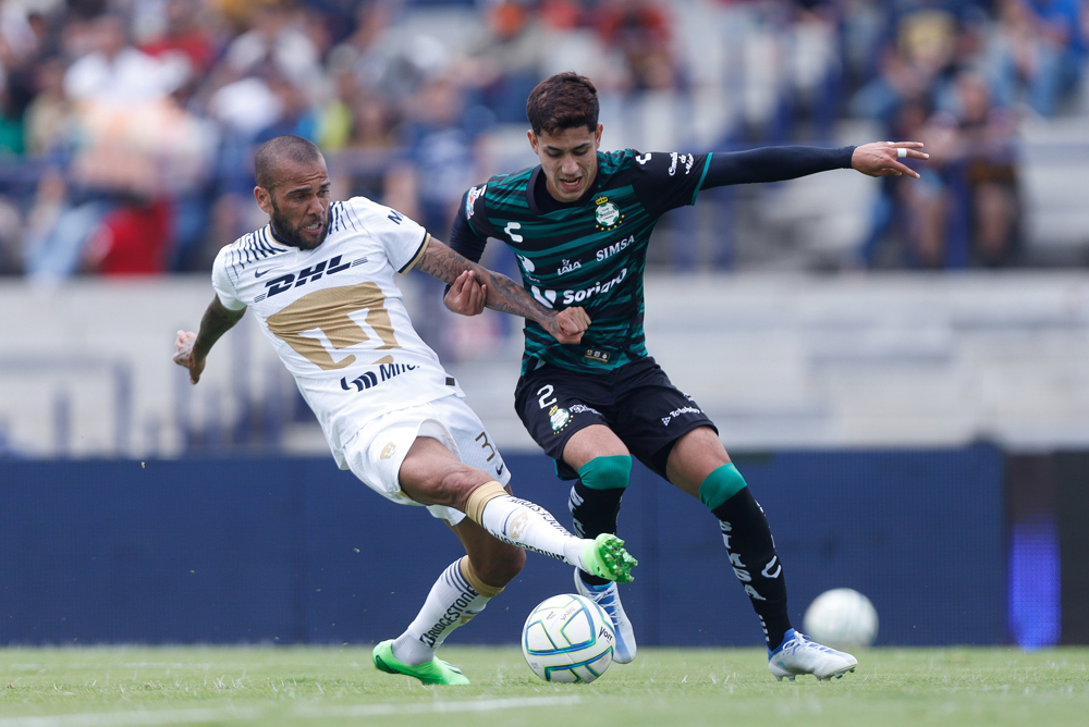 Los Pumas de Alves necesitan ganar a Tigres para reconciliarse con su aficiónLos Pumas de Alves necesitan ganar a Tigres para reconciliarse con su afición