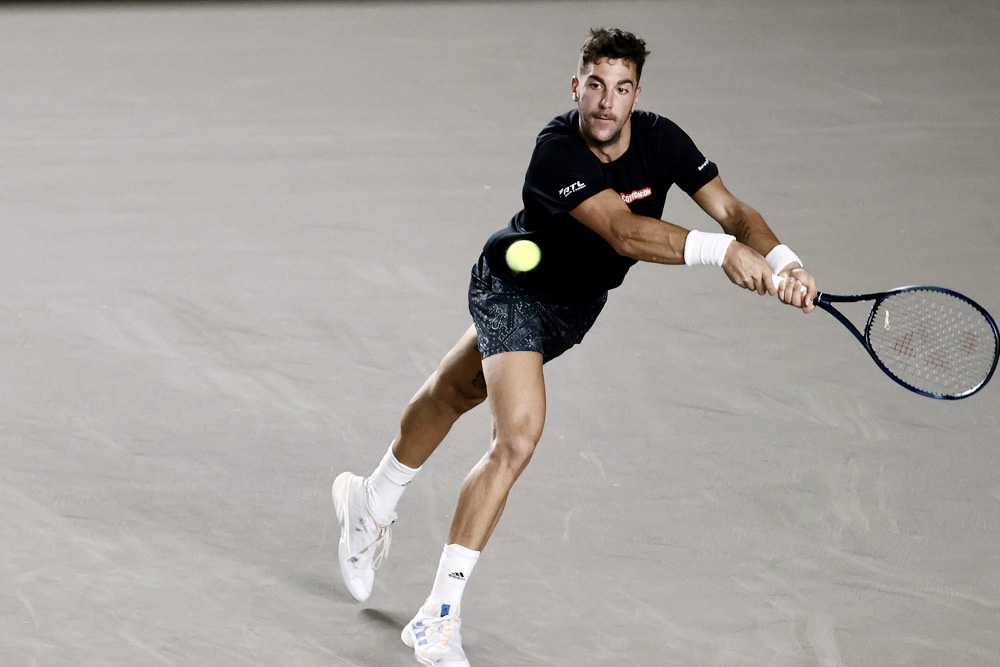 Kokkinanis vence a Verdasco y avanza a octavos en Los Cabos