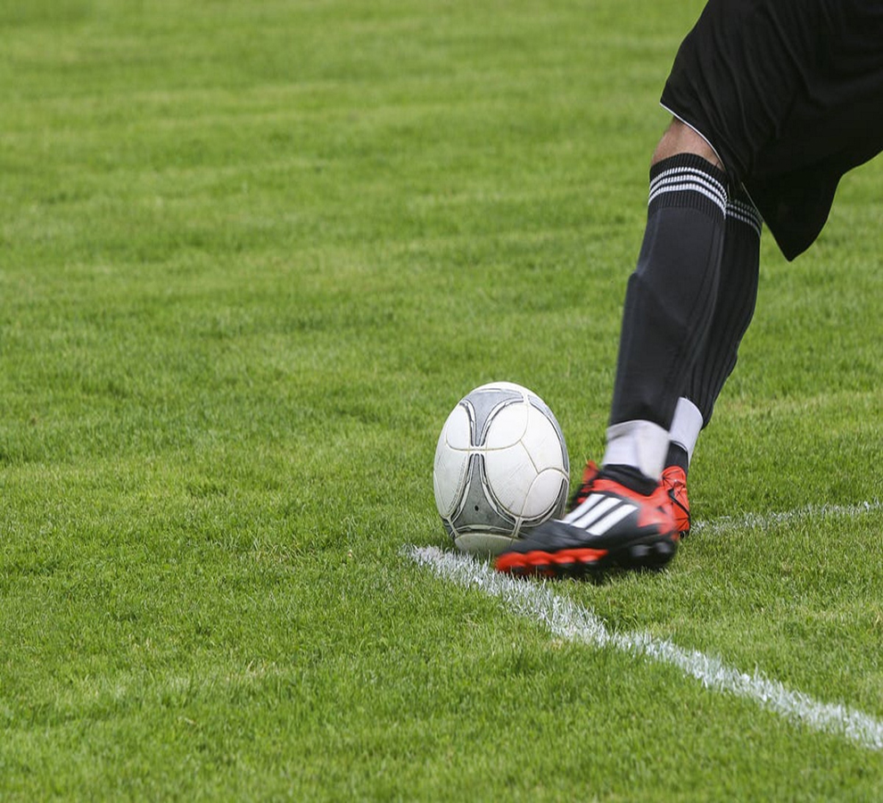 Por qué el financiamiento de la liga de fútbol inglesa supera a sus competidores