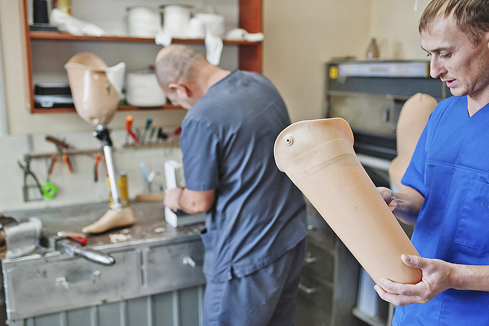 Expertos señalan que cirugía de reemplazo de rodilla puede ser optimizada con robots