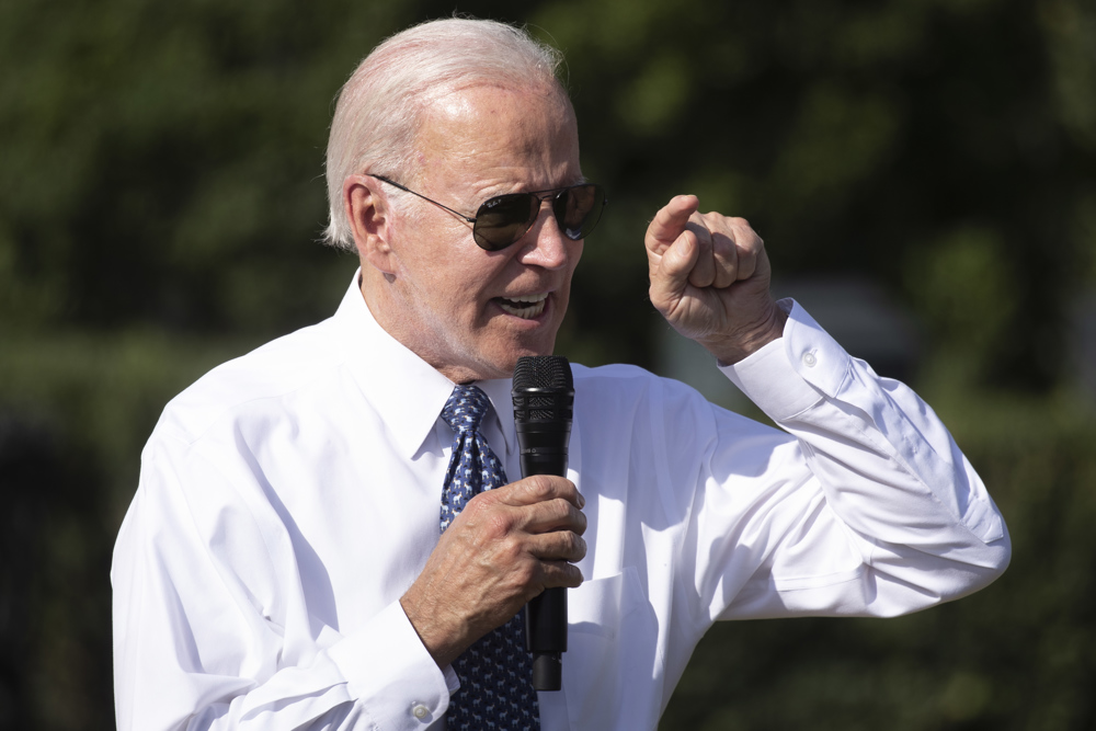 Biden invertirá en 35 estados para crear red de recarga de coches eléctricos