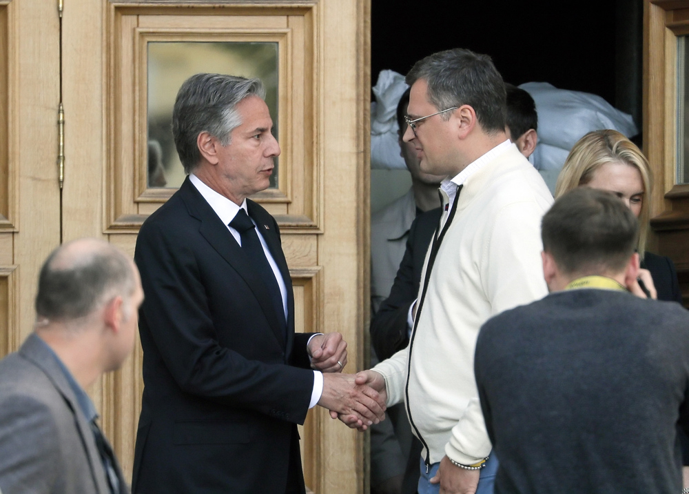 Blinken se reúne con Zelenski y anuncia 2.700 millones de ayuda a Ucrania