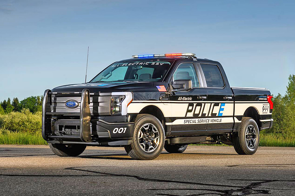 Ford presentó la primera camioneta eléctrica diseñada para la policía