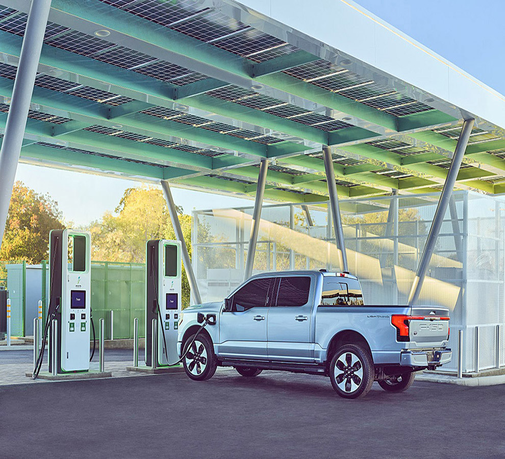 Los clientes del Ford F-150 Lightning recibirán de cortesía 250 kWh de carga ultrarrápida, en las estaciones de carga de Electrify América