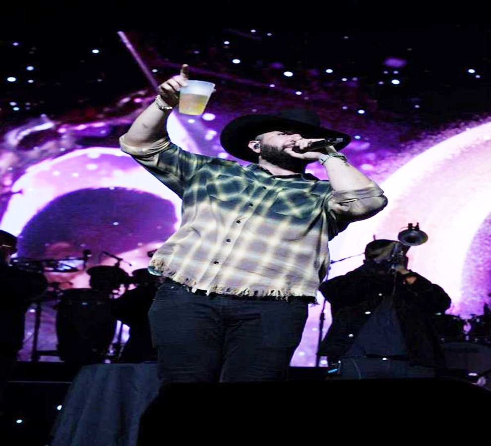 Carin León enamoró al público durante concierto en Florida