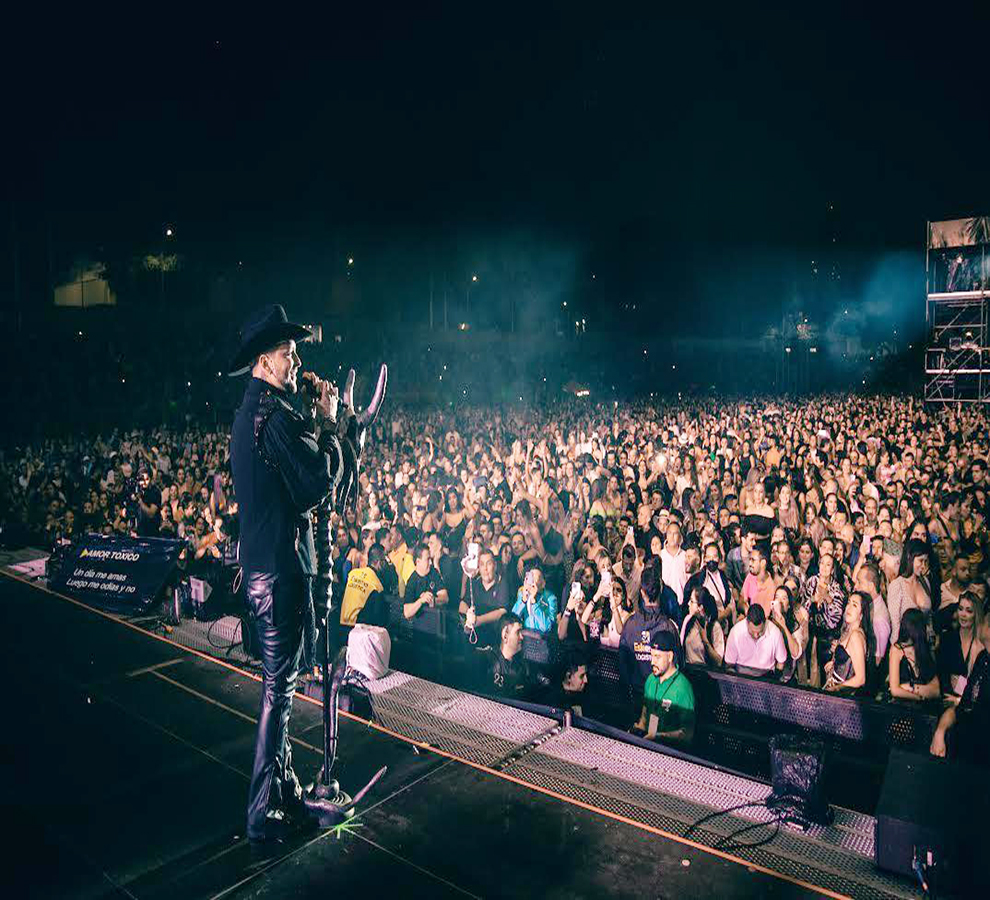 Christian Nodal retoma gira de conciertos con éxito