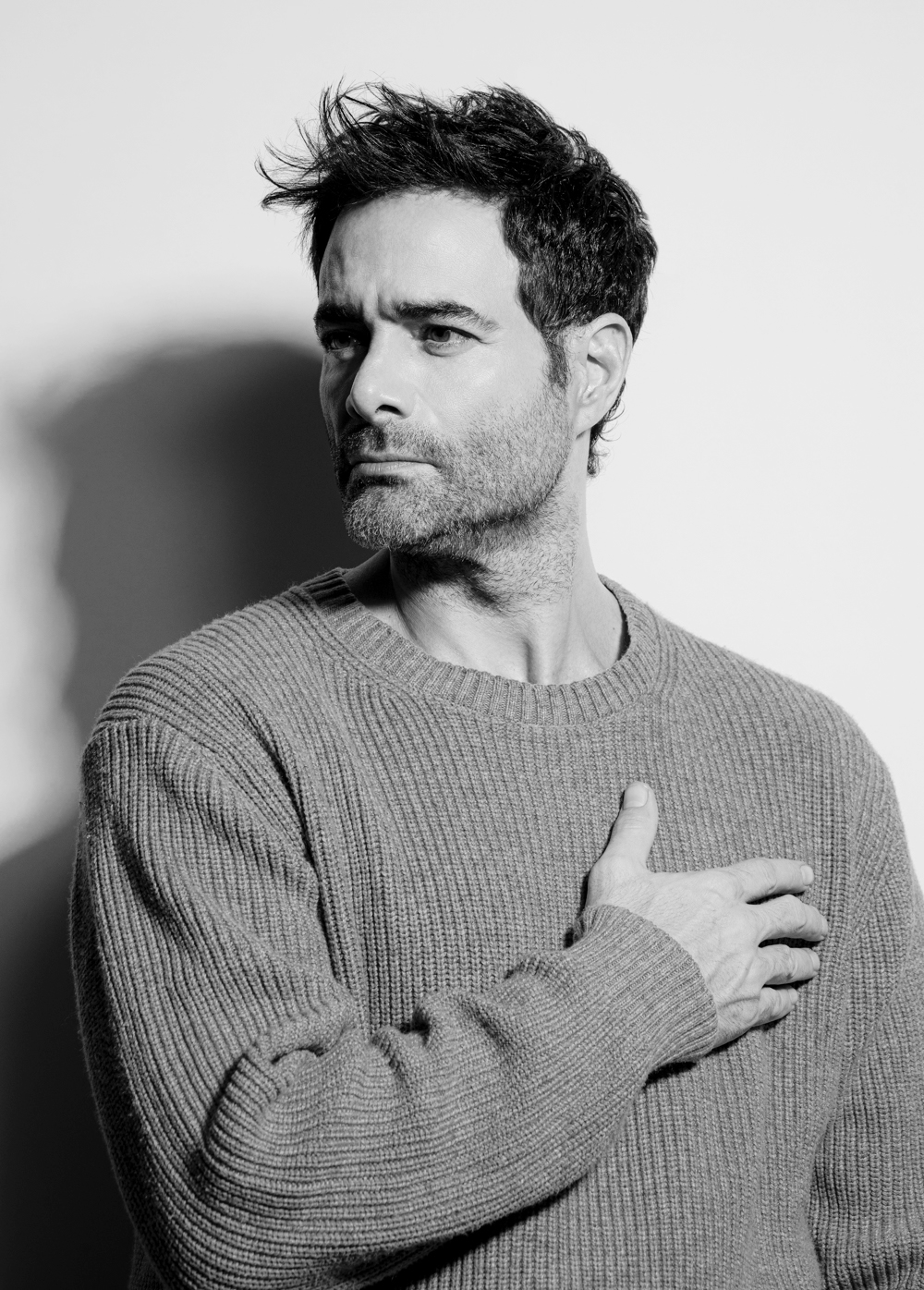 El actor Luis Roberto Guzmán aborda la paternidad en “Cobra kai”