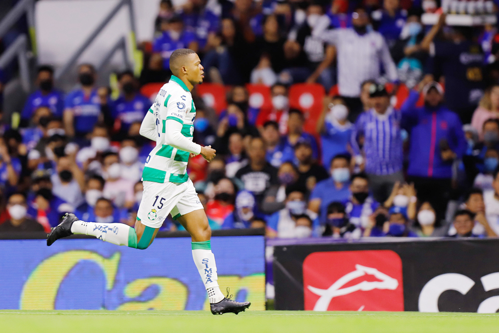 El colombiano Preciado y el argentino Correa consolidan a Santos en cuartos