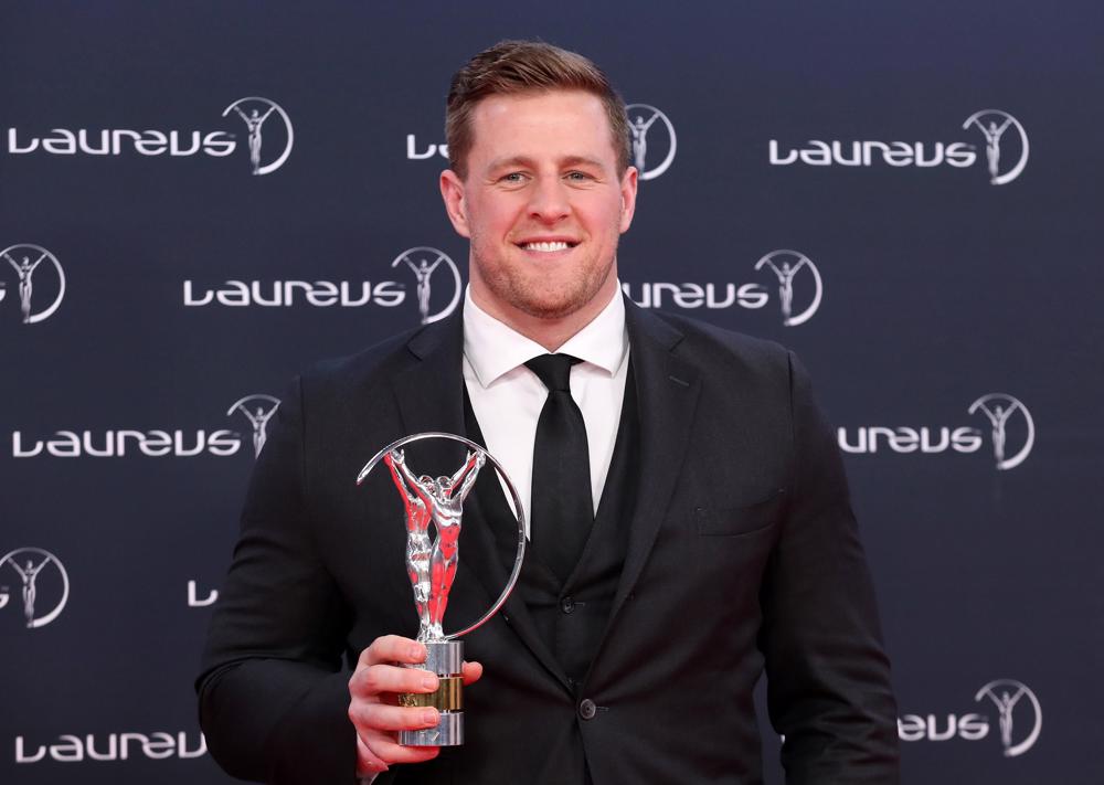 J Watt, estrella de Steelers, evita cirugía y debe volver en seis semanas