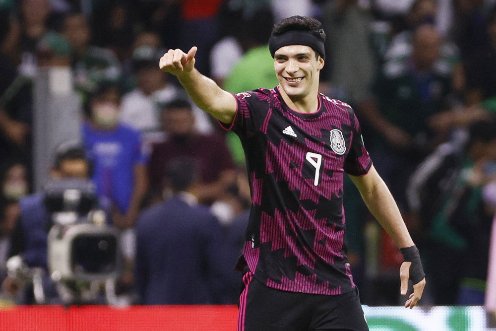 Raúl Jiménez irá con México para recuperarse de su lesión