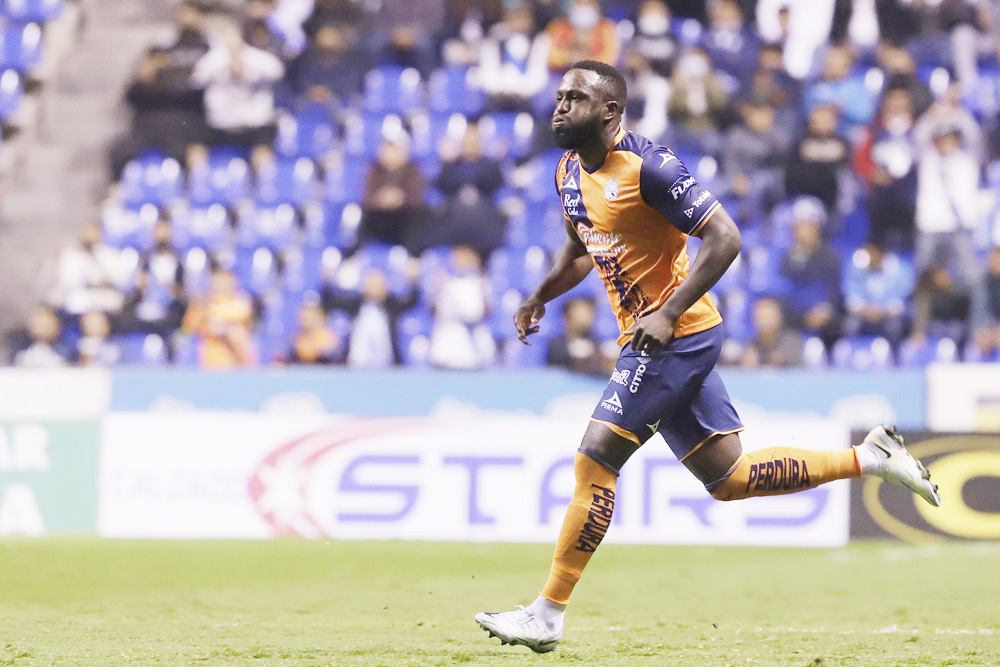 El estadounidense Altidore rescata un empate del Puebla en la casa del Querétaro
