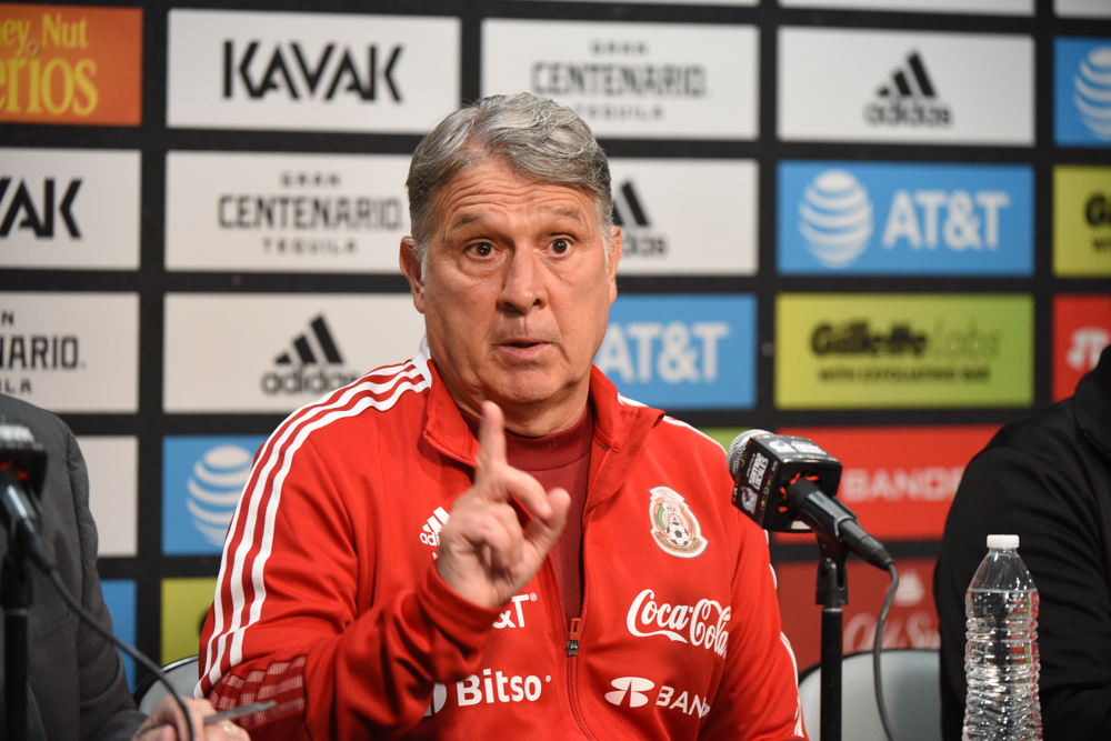 Martino deja a ‘Chicharito’ fuera de la lista de México ante Perú y Colombia