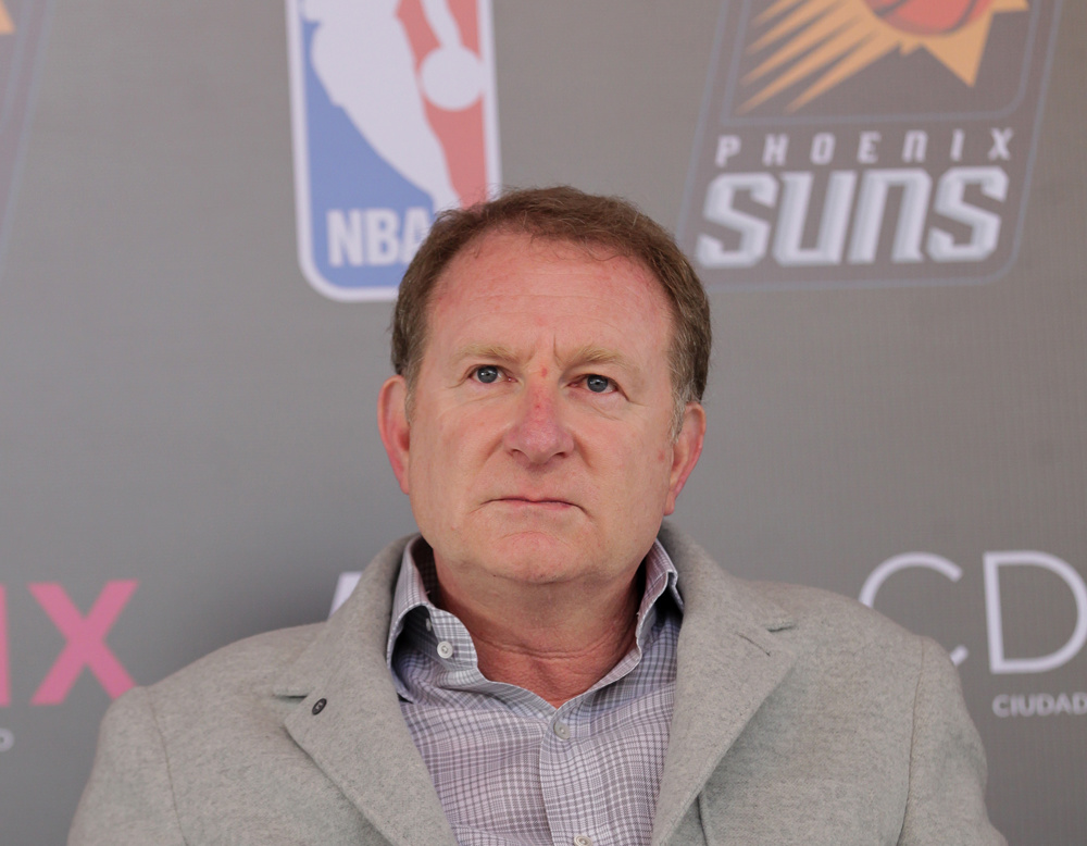 La NBA multa con 10 millones de dólares al dueño de los Suns por comportamiento abusivo