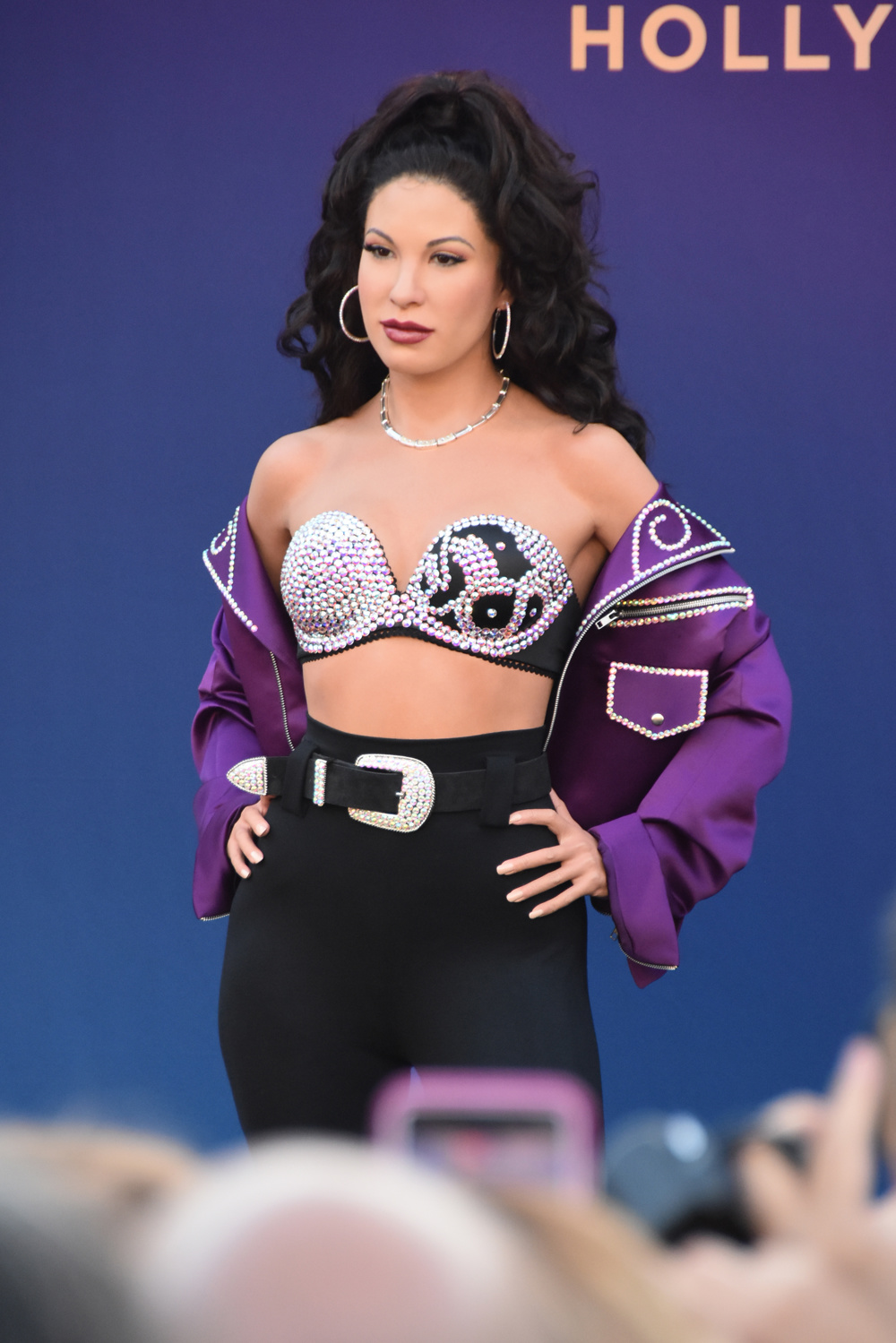 Álbum “Moonchild mixes” de Selena se encarama a lo alto de Billboard