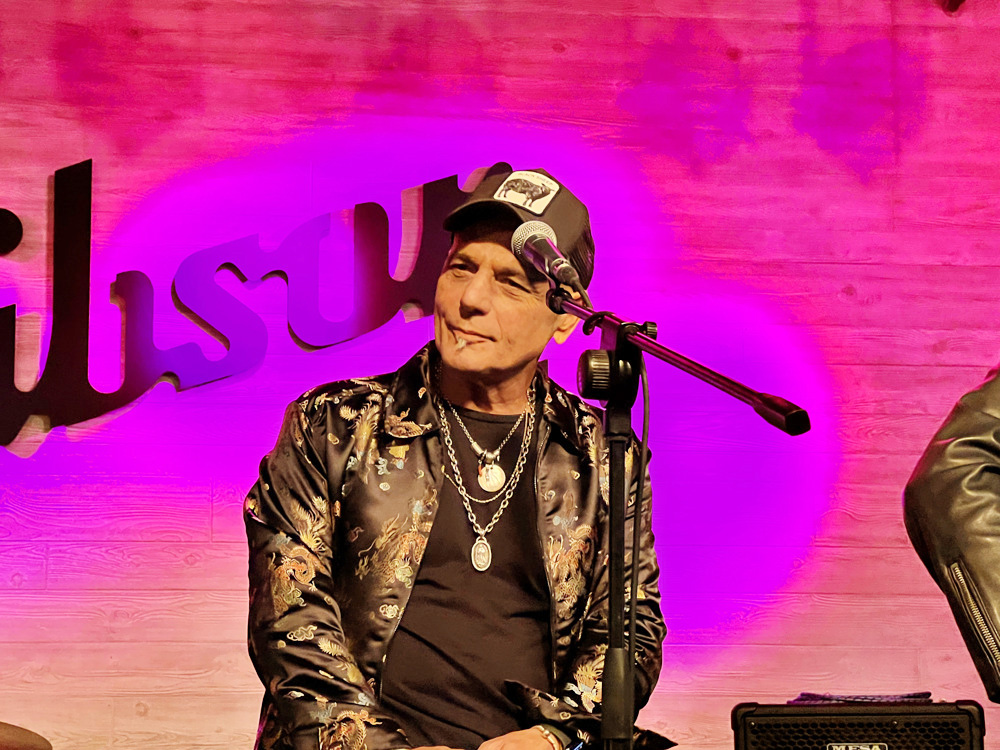 Zeta Bosio de Soda Stereo sale a la caza de las nuevas bandas de la música