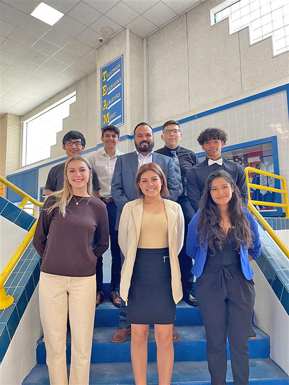 Premio Nacional de Reconocimiento Hispano obtenido por siete estudiantes de VMHS