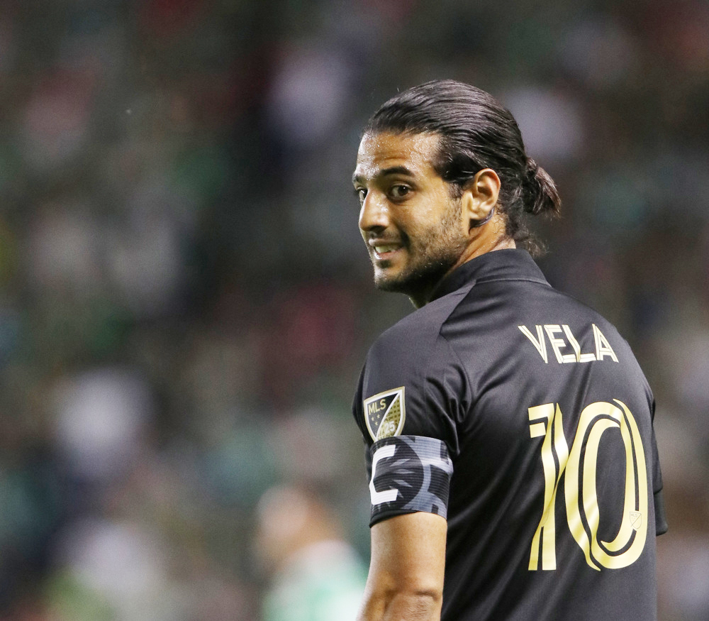 Vela marca un golazo y Tello debuta, pero Los Angeles vuelve a tropezar