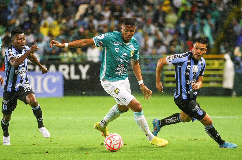 El América es líder del Apertura; el argentino Ibáñez de los goleadores