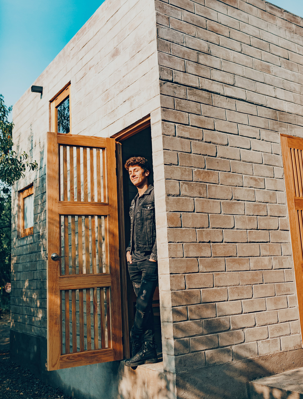 Documental muestra la labor del mexicano Juanpa Zurita tras el sismo de 2017