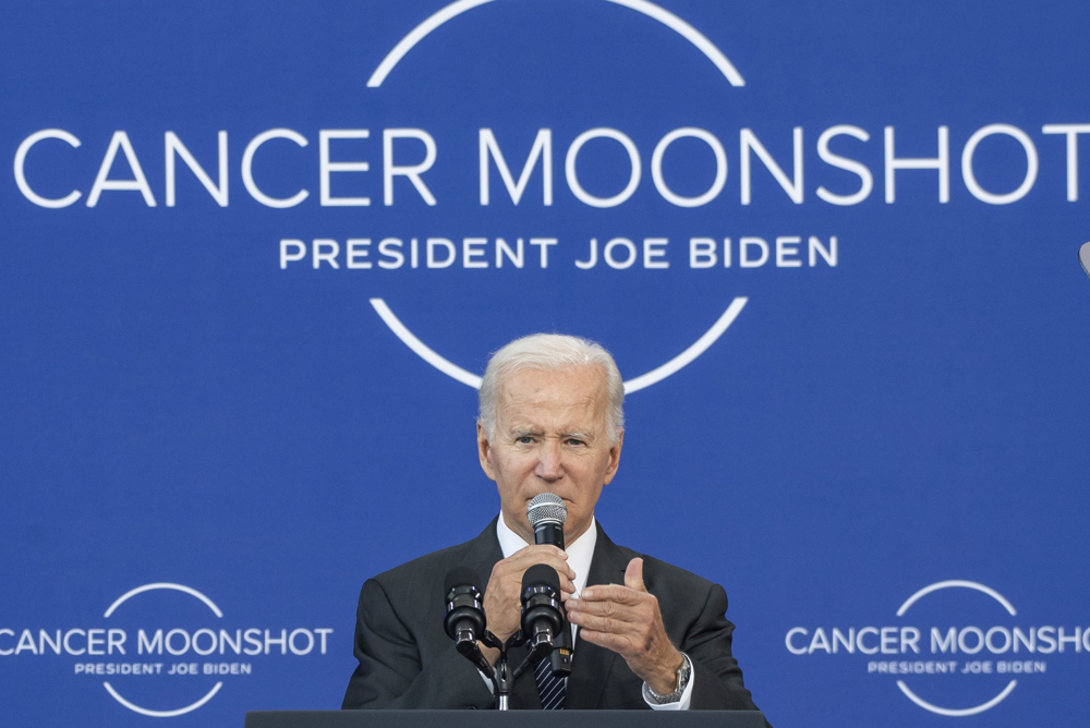 Biden impulsa el desarrollo de biotecnología estadounidense contra el cáncer