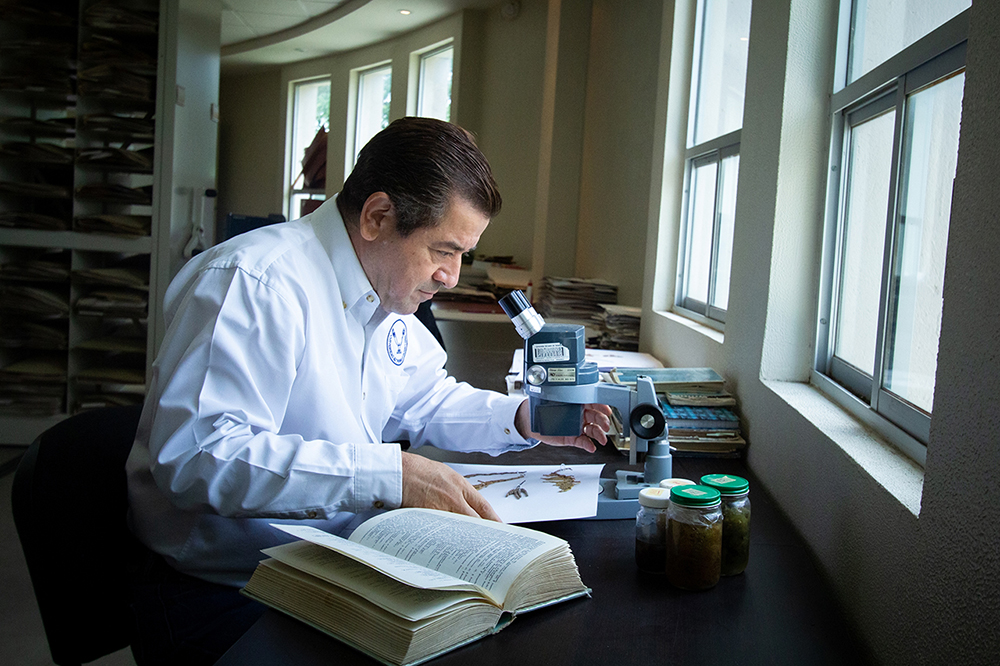 Anuncia UAT convocatorias del premio universitario de investigación